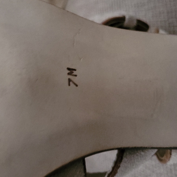 MICHAEL KORS GENUINE LEATHER SANDALS - Picture 12 of 12